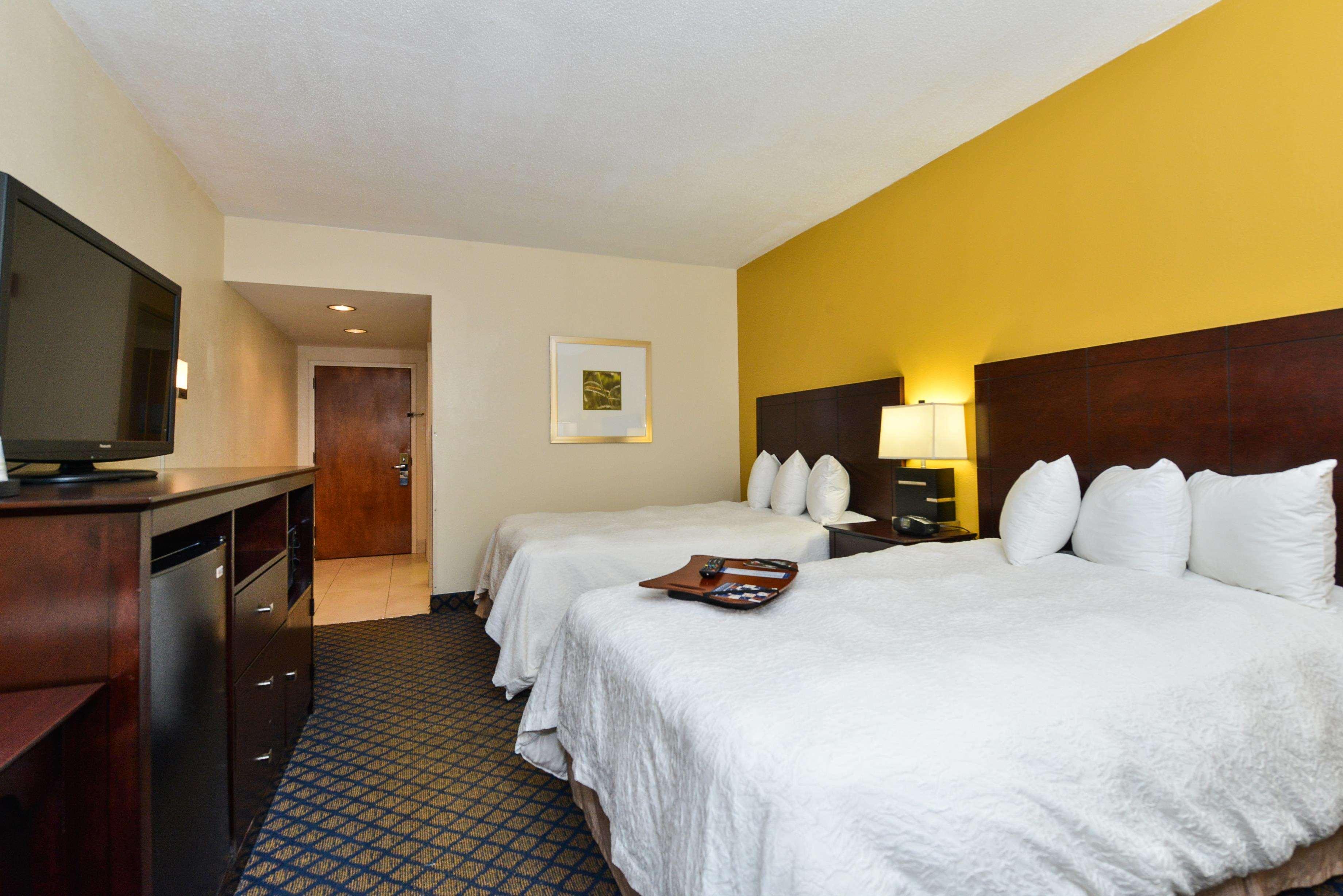 Hampton Inn Petersburg-Fort Gregg Adams Exteriör bild