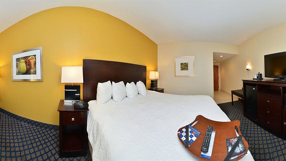 Hampton Inn Petersburg-Fort Gregg Adams Exteriör bild