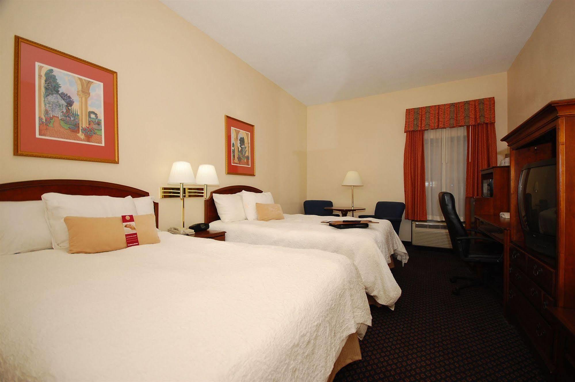 Hampton Inn Petersburg-Fort Gregg Adams Exteriör bild